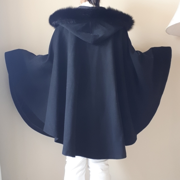 MARIE CLAIRE Black Cape - Picture 5 of 12